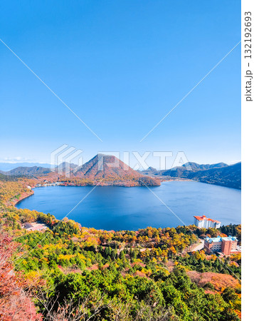 榛名山（秋）：掃部ヶ岳・硯岩からの眺め 132192693