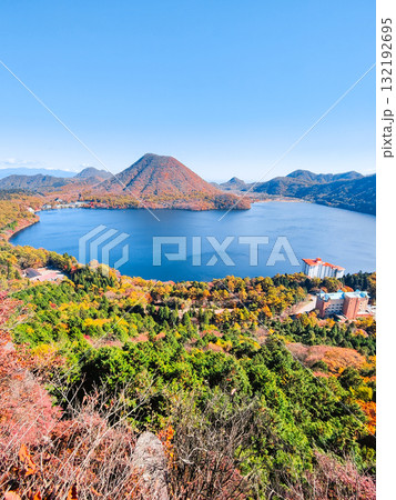 榛名山（秋）：掃部ヶ岳・硯岩からの眺め 132192695