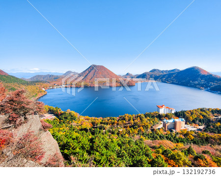 榛名山（秋）：掃部ヶ岳・硯岩からの眺め 132192736