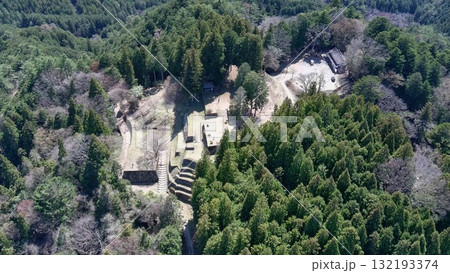 美濃国　岩村城　本丸上空　石垣群を望む 132193374