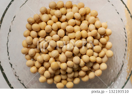 ボウルに入った大豆 ボウルに入った大豆 132193510