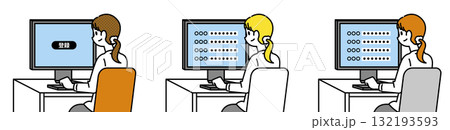 パソコンで登録、申請作業をする若い女性 パソコンで登録、申請作業をする若い女性 132193593