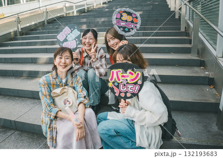 supporting my fave 132193683