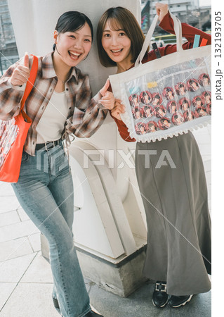 supporting my fave 132193705