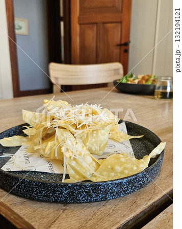 this is potato chip on plate 132194121