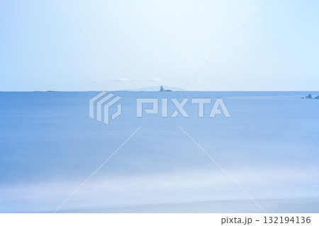 神奈川県茅ヶ崎海岸からの風景 132194136