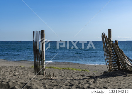 神奈川県茅ヶ崎海岸風景からの風景 132194213
