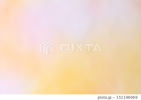ピンクとオレンジのぼかし背景 132196069