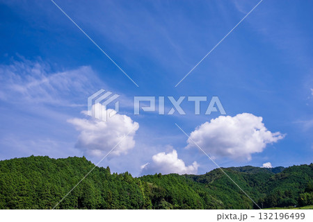 《爽やかな夏景色》夏山と夏空 132196499