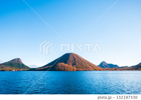 榛名山・榛名湖・榛名富士（秋） 132197330