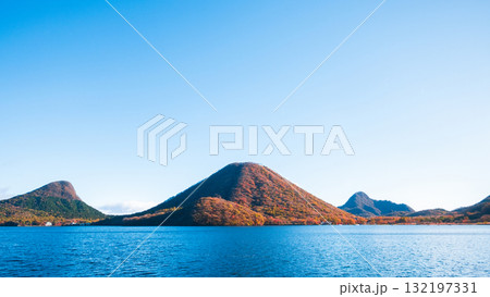 榛名山・榛名湖・榛名富士（秋） 132197331