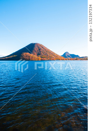 榛名山・榛名湖・榛名富士（秋） 132197334