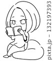 本を読む女性の線画 132197393