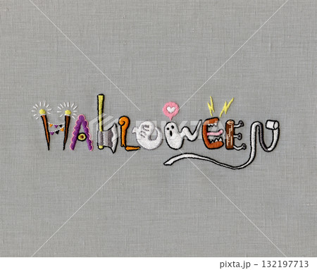 ハロウィンの文字の刺繍 ハロウィンの文字の刺繍 132197713