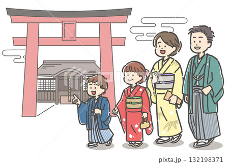 着物を着て神社を参拝する家族 着物を着て神社を参拝する家族 132198371