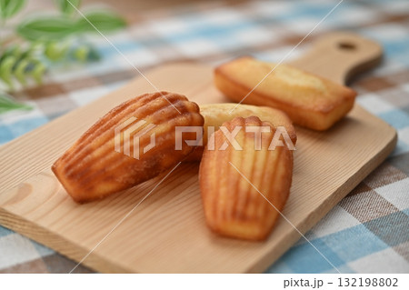 アンリシャルパンティエ フィナンシェ マドレーヌ アンリシャルパンティエ フィナンシェ マドレーヌ 132198802