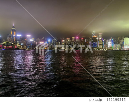 アベニュー・オブ・スターズから見た香港の夜景 アベニュー・オブ・スターズから見た香港の夜景 132199315
