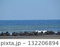海とテトラポットの写真 132206894
