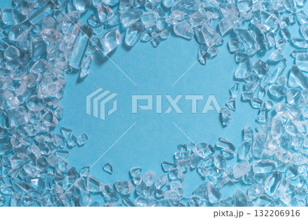 青背景に水晶 青背景に水晶 132206916