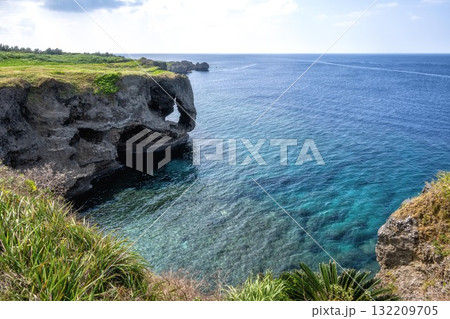 沖縄県 快晴の万座毛 沖縄県 快晴の万座毛 132209705