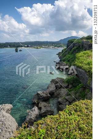 沖縄県 快晴の万座毛 沖縄県 快晴の万座毛 132209711
