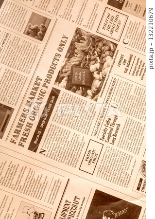 セピアカラーの英字新聞 セピアカラーの英字新聞 132210679