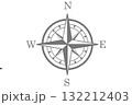 グレーの方位磁針　背景透過 132212403