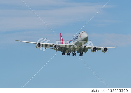 着陸するカーゴルックス航空のボーイング747-8F 着陸するカーゴルックス航空のボーイング747-8F 132213390