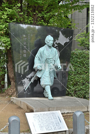 門前仲町散歩:伊能忠敬翁銅像 深川八幡宮 門前仲町散歩:伊能忠敬翁銅像 深川八幡宮 132213882