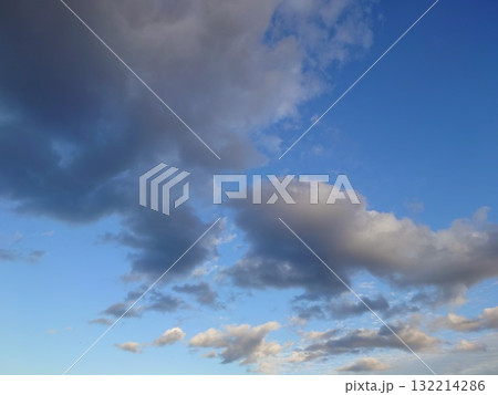 雲の多い空 132214286