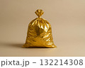 金色のゴミ袋と価値の錯覚 132214308