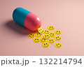 笑顔をこぼすカプセルの薬 132214794