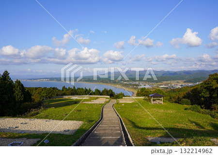 勝山館跡から眺める上ノ国の町 勝山館跡から眺める上ノ国の町 132214962