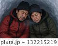 ビバーク　雪洞　冬山 132215219