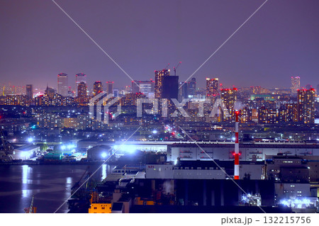 千葉ポートタワーから望む幕張方面の夜景 132215756