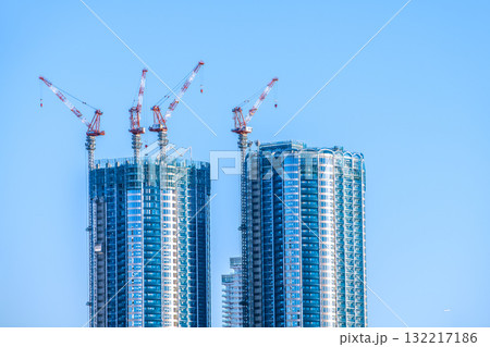 日本の東京都市景観 建設中の豊海地区・タワーマンションなどを望む 日本の東京都市景観 建設中の豊海地区・タワーマンションなどを望む 132217186