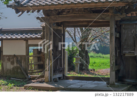 国の史跡に指定されている亀岡市の丹波国分寺跡を撮影 国の史跡に指定されている亀岡市の丹波国分寺跡を撮影 132217889