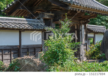 国の史跡に指定されている亀岡市の丹波国分寺跡を撮影 国の史跡に指定されている亀岡市の丹波国分寺跡を撮影 132217894