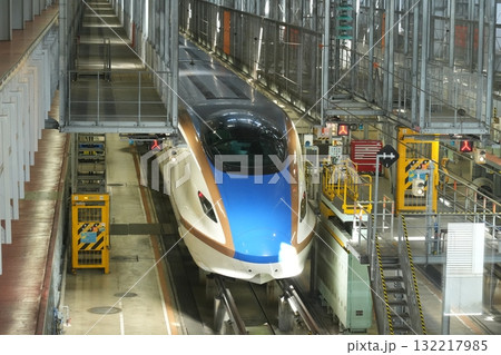 整備中の北陸新幹線　W7系 132217985
