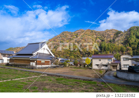 晩秋の利神城と平福の街並み 兵庫県佐用郡佐用町 晩秋の利神城と平福の街並み 兵庫県佐用郡佐用町 132218382