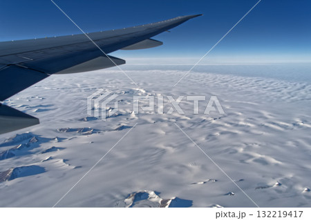 飛行機から見るグリーンランド 飛行機から見るグリーンランド 132219417