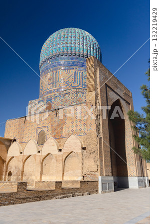 Northern iwan of the Bibi-Khanym Mosque, Samarkand, Uzbekistan Northern iwan of the Bibi-Khanym Mosque, Samarkand, Uzbekistan 132219429
