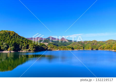 秋 宮城県の二ツ石ダム 秋 宮城県の二ツ石ダム 132219517