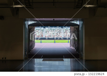 国立競技場の選手入場口 132219624