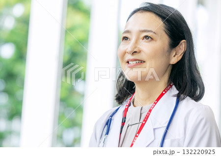 女性 医者 女性 医者 132220925