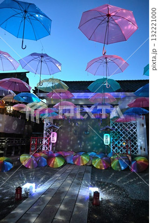 五泉八幡宮 夜のアンブレラスカイ(新潟県) 五泉八幡宮 夜のアンブレラスカイ(新潟県) 132221000