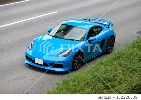 ドイツ製のスポーツカー 132226539