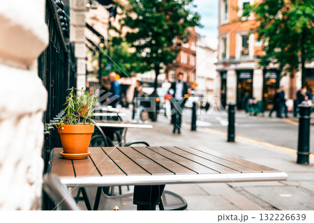 ロンドンの街角　コヴェント・ガーデン 132226639