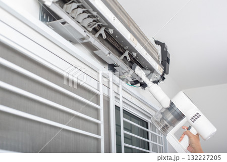 Cleaning air conditioner indoor unit Cleaning air conditioner indoor unit 132227205