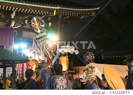 池上本門寺のお会式の万灯練供養　東京 132228675